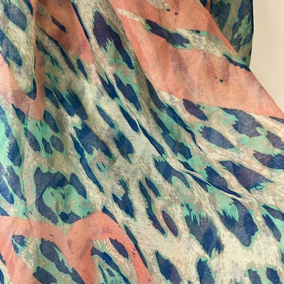 Super Cute Scarf/Wrap with Leopard Print and Pink Hearts - Picture 3 of 4